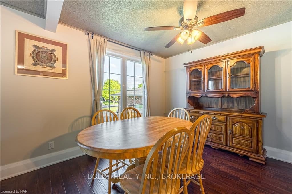 9 BRITTANY Court photo 3