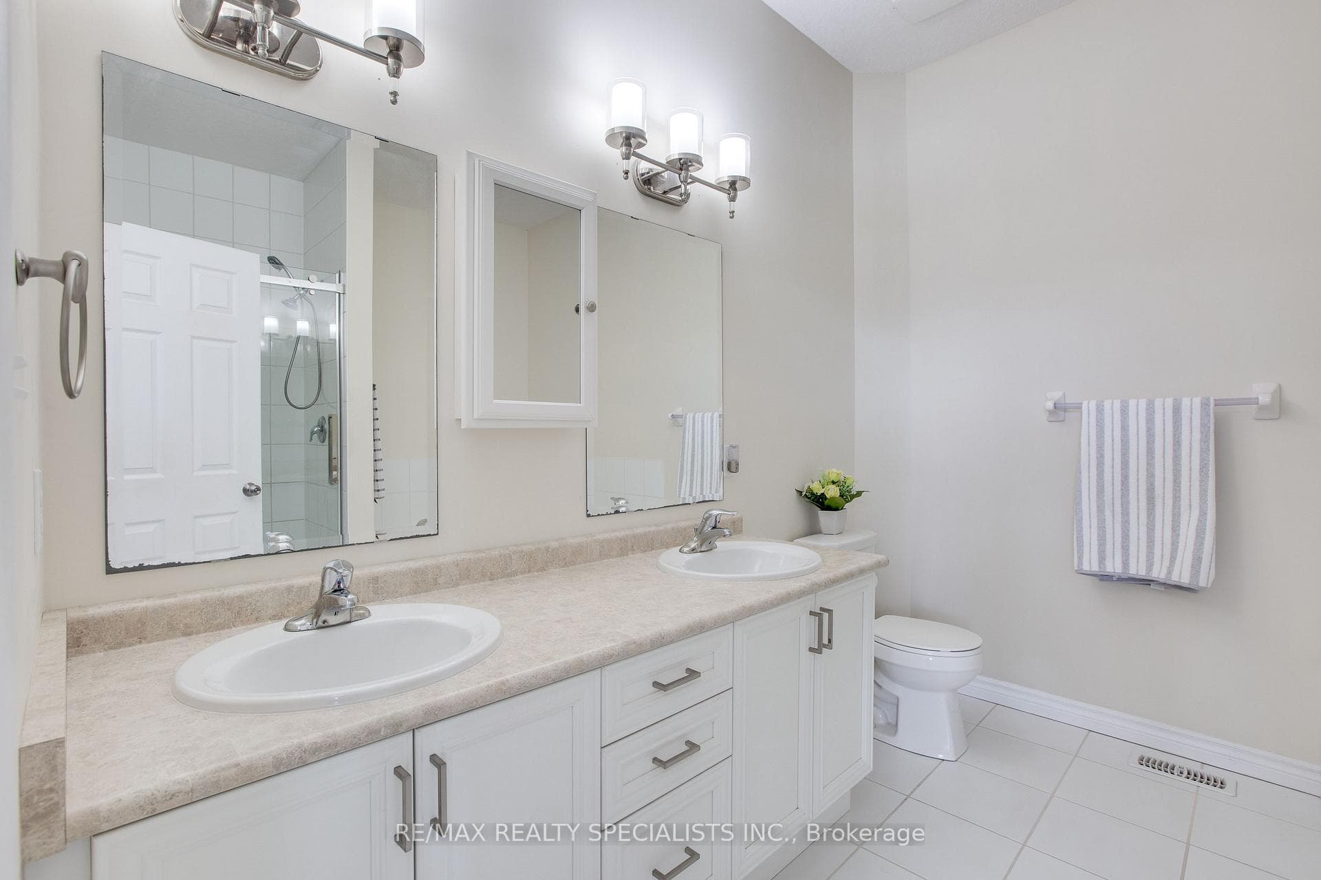 1856 Sedgefield Row photo 20