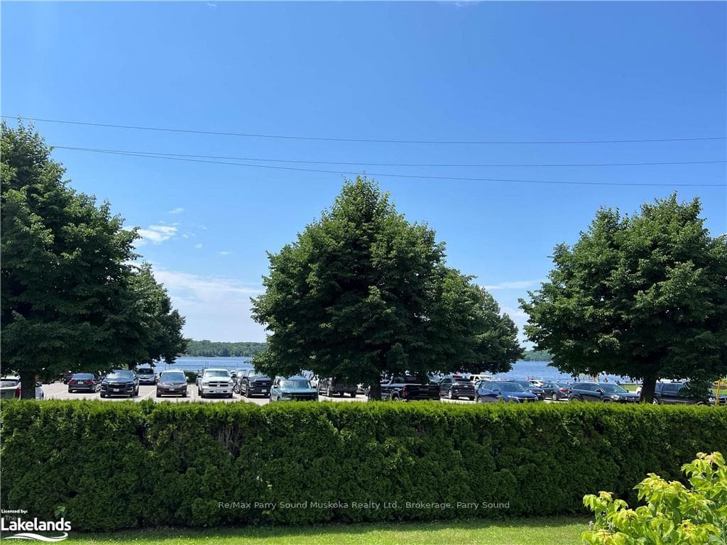 2 GEORGIAN BAY Avenue photo 6