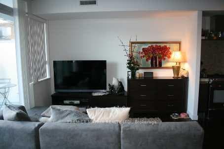 75 Portland Street Unit 414 photo 2