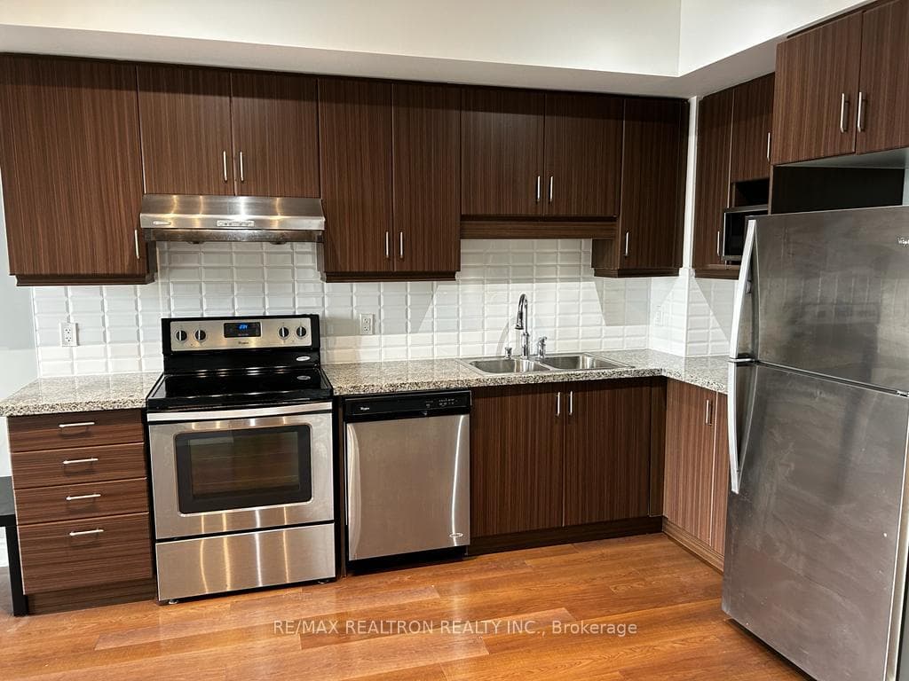 38 Cedarland Drive Unit 1511 photo 3