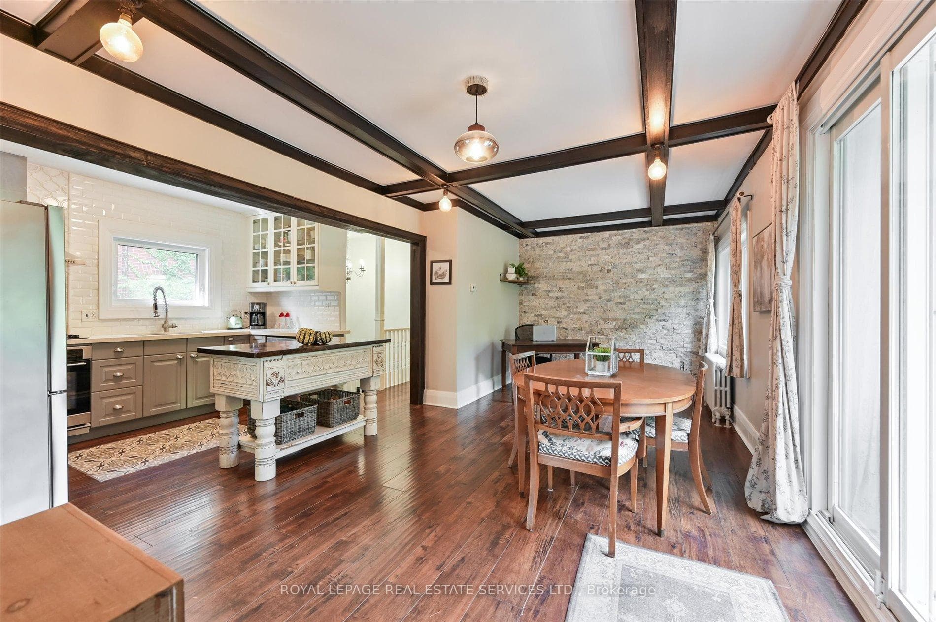 11 King Street Crescent photo 4