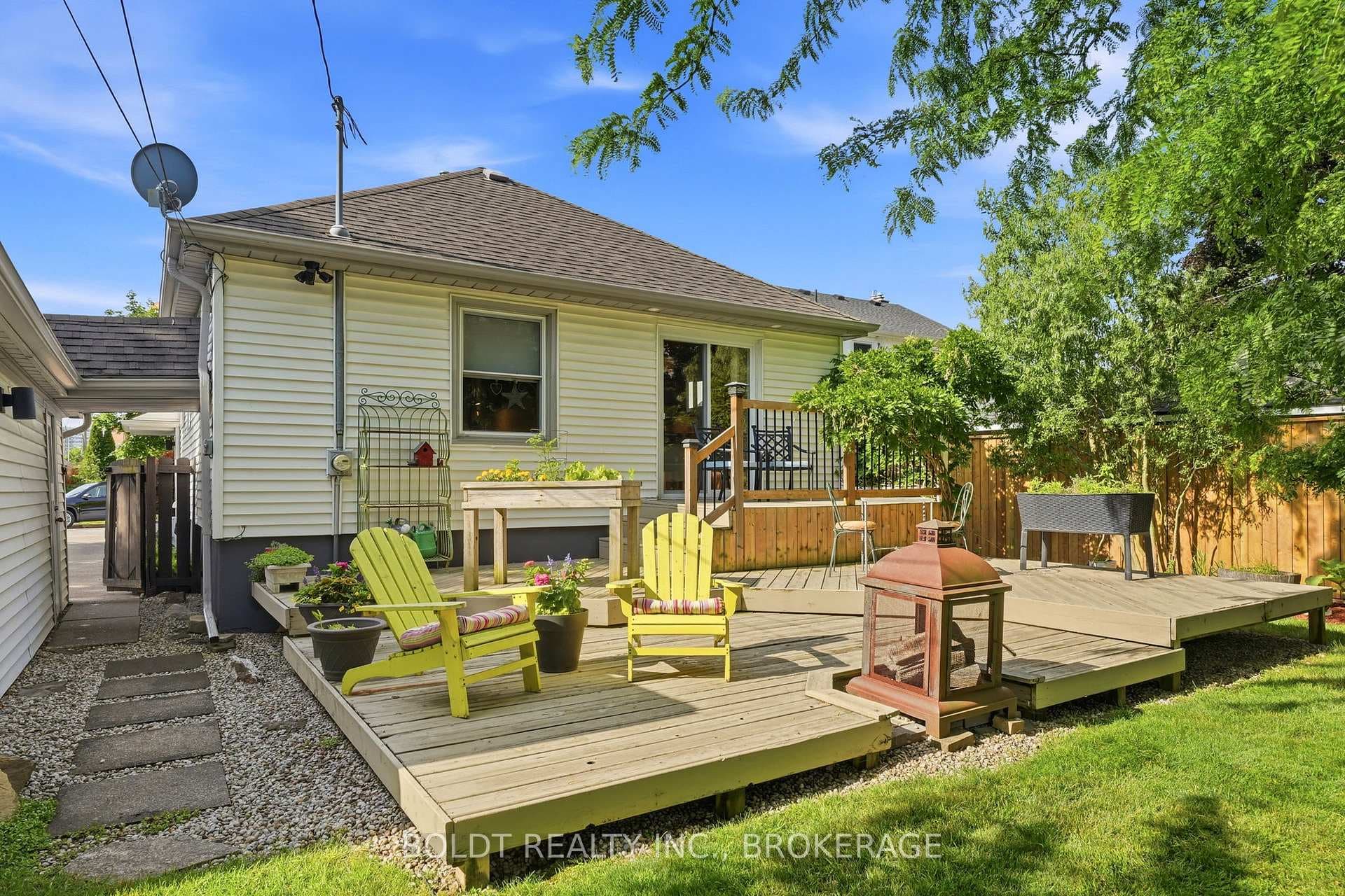 9 Woodgate Avenue photo 27