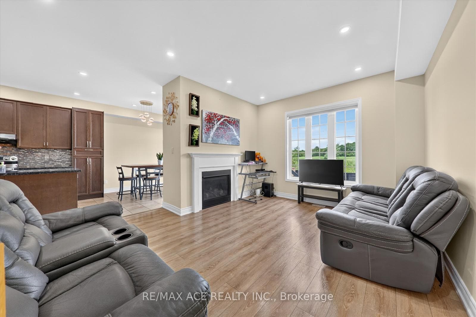 28 Hurst Drive photo 16