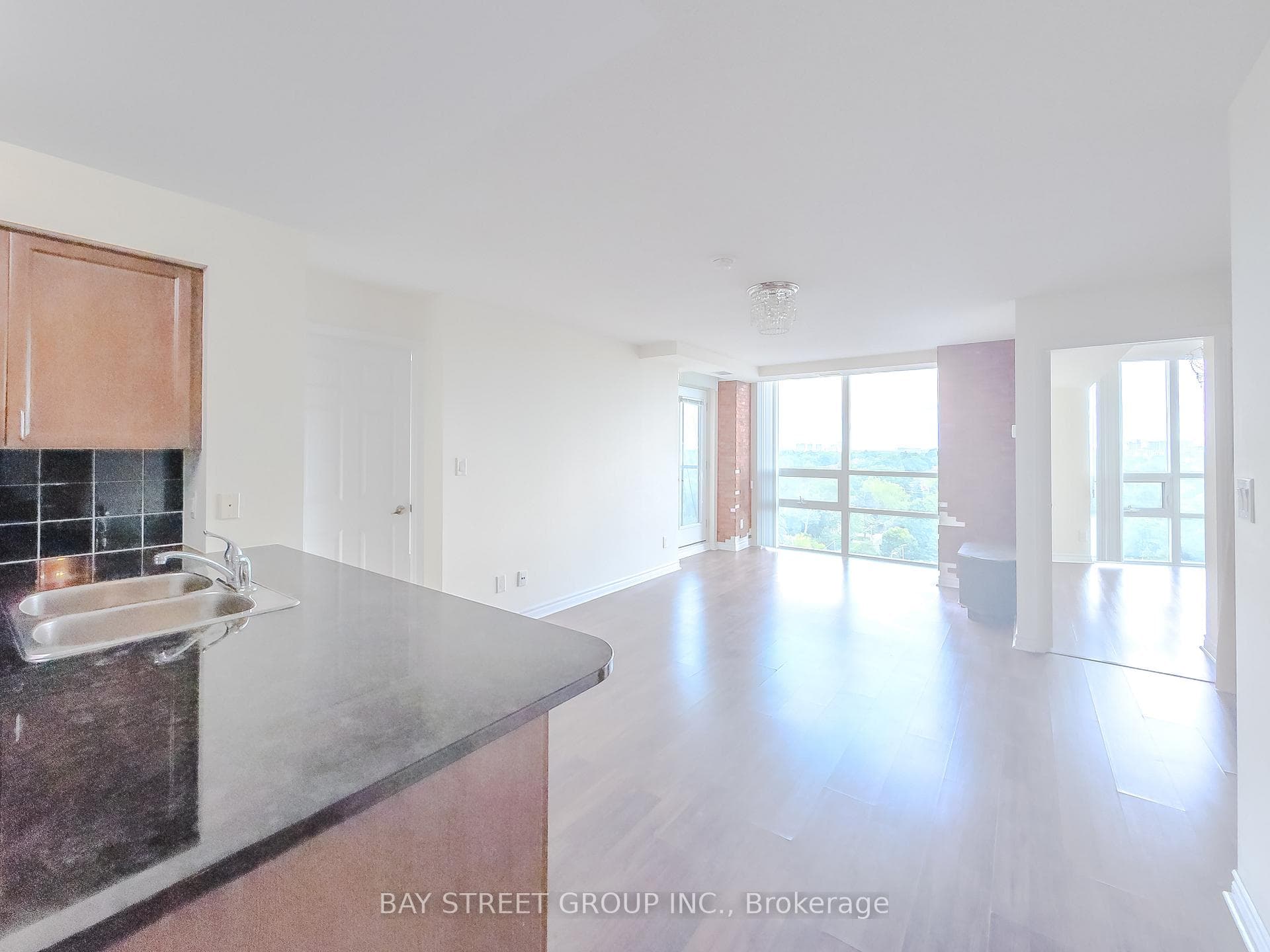 35 Hollywood Avenue Unit 1522 photo 6