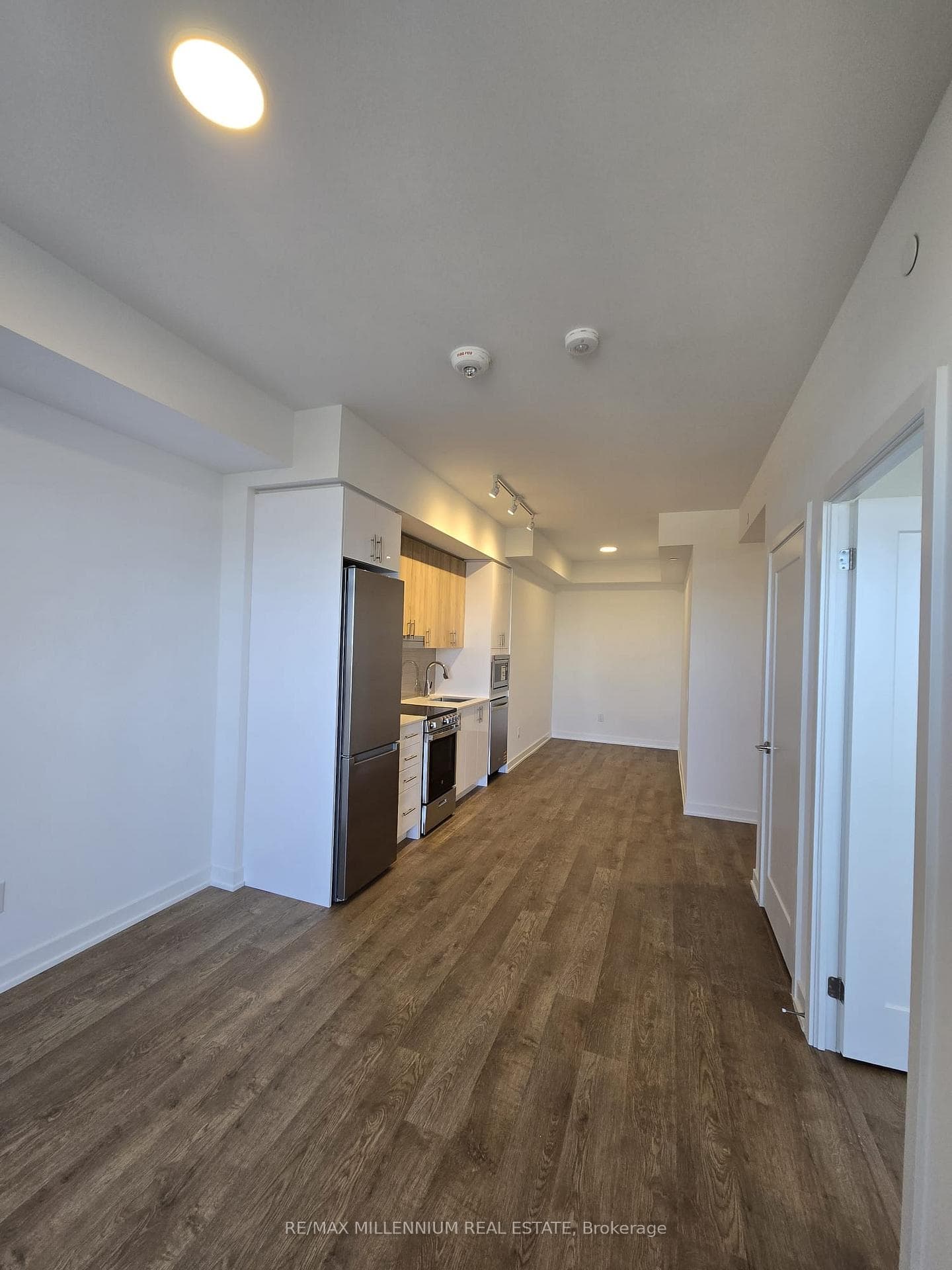 5081 Hurontario Street Unit 2712 photo 8
