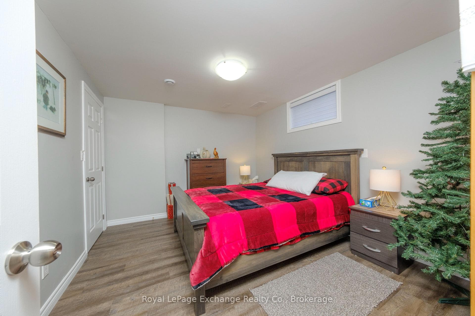 8 Remington Drive photo 15