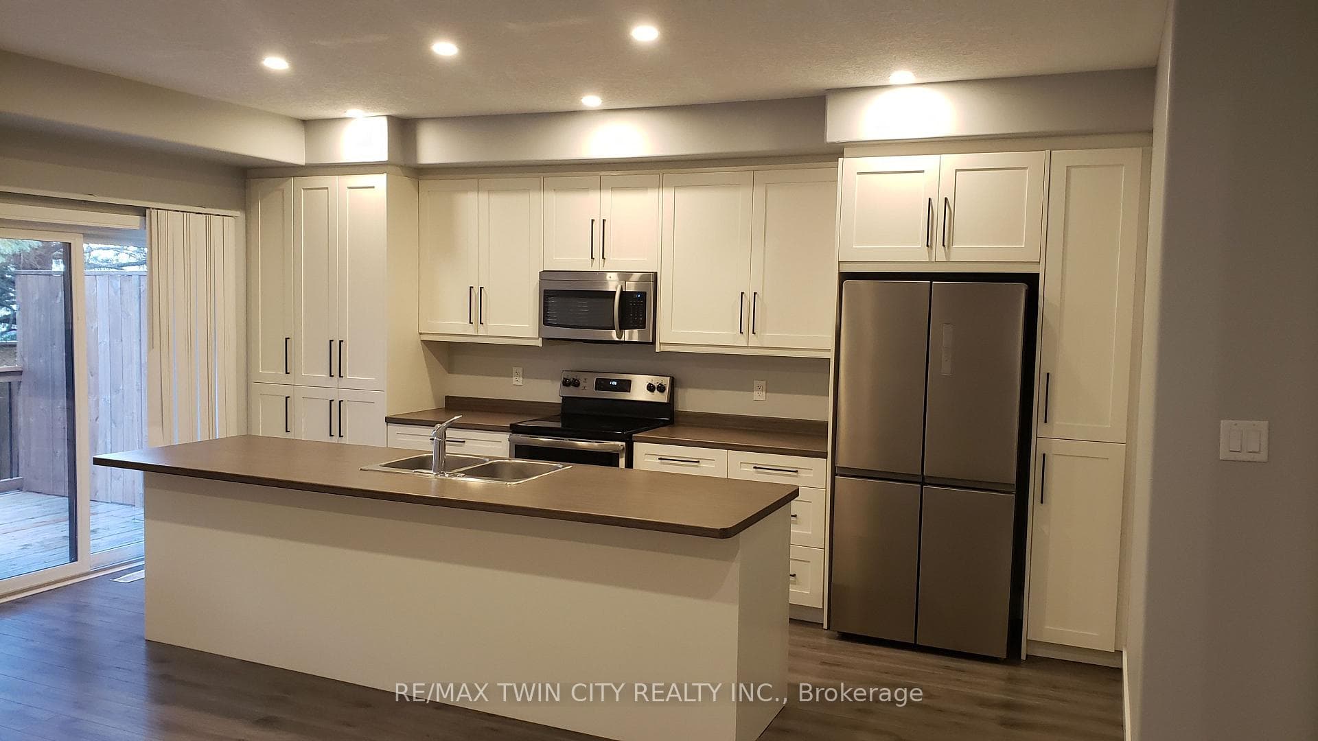 291 Falcon Drive Unit 4 photo 2
