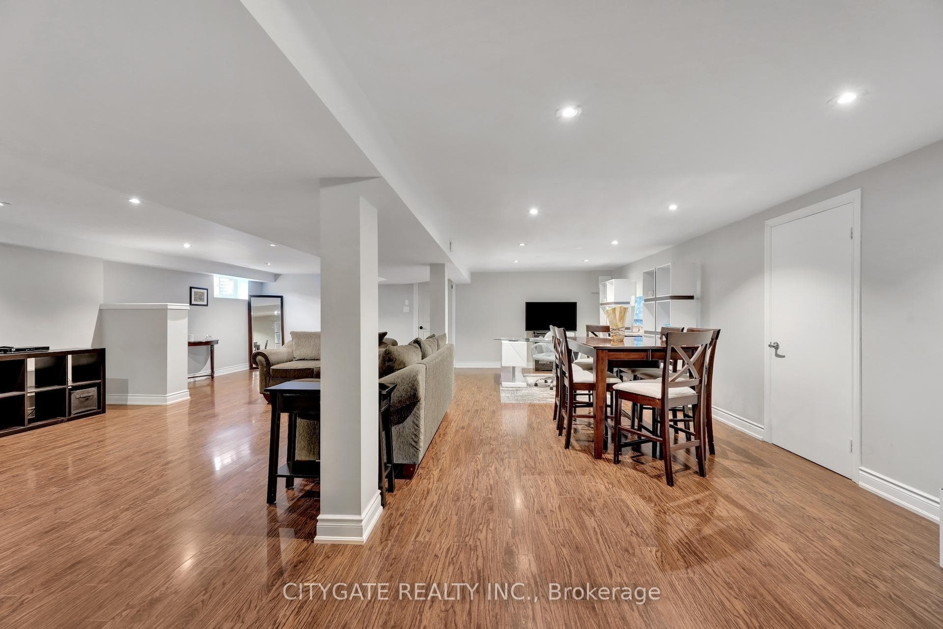 1795 Centre Road photo 32
