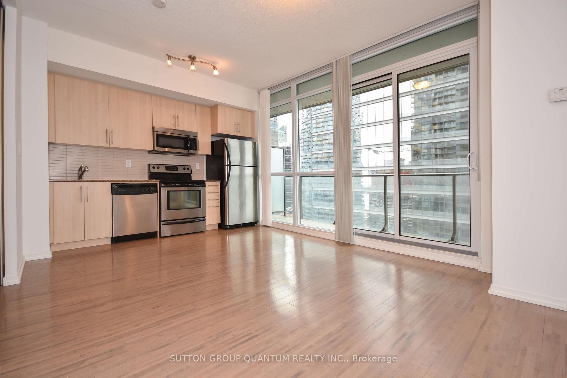 65 Bremner Boulevard Unit 2507 photo 5
