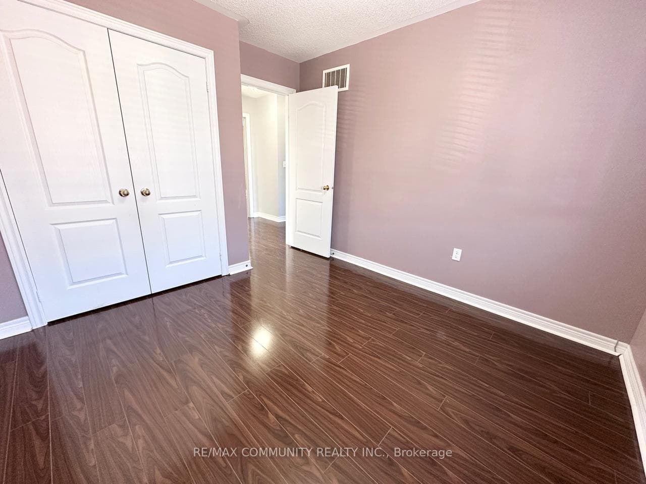 2452 Earl Grey Avenue photo 14