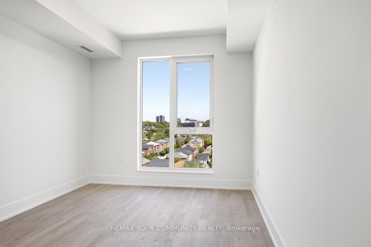 858 Dupont Street Unit 823 photo 17