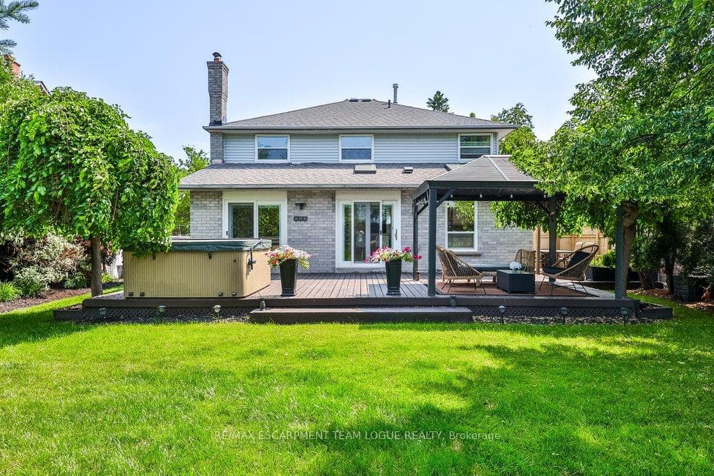 2060 Parklane Crescent photo 42