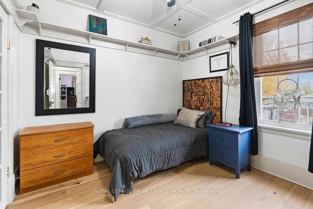 92 St. Lawrence Street photo 17