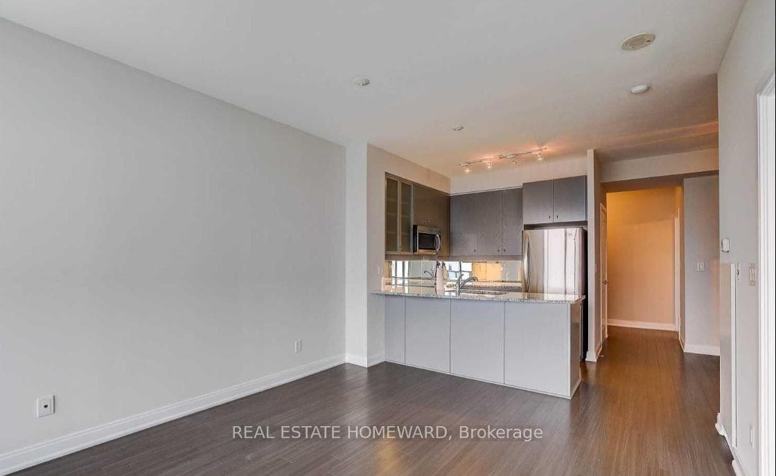 18 Yorkville Avenue Unit 2801 photo 4