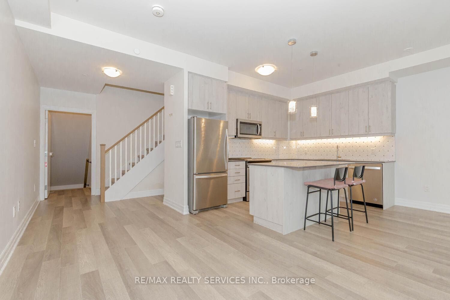 665 Cricklewood Drive Unit 729 photo 7