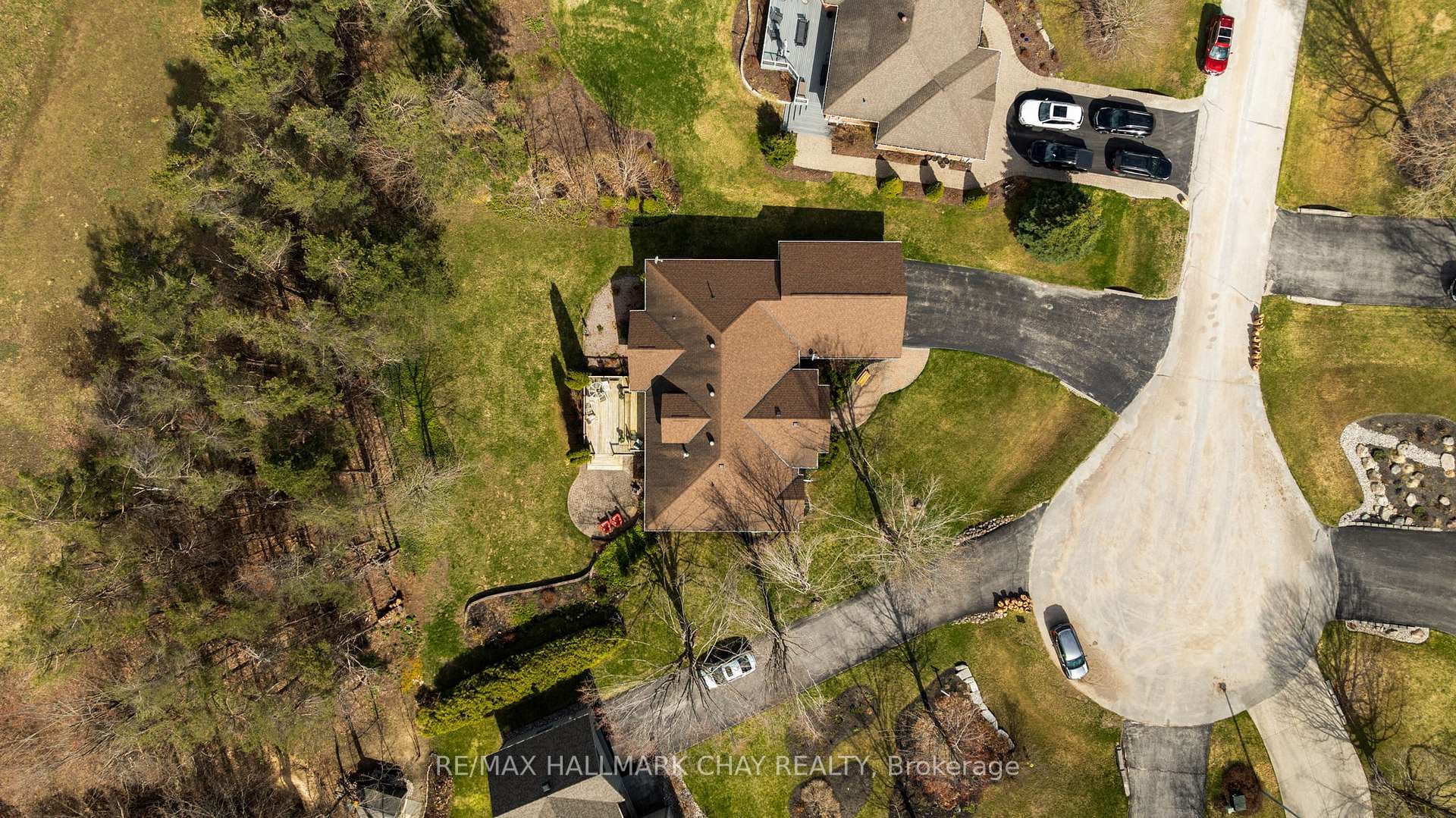 16 Chestnut Lane photo 38