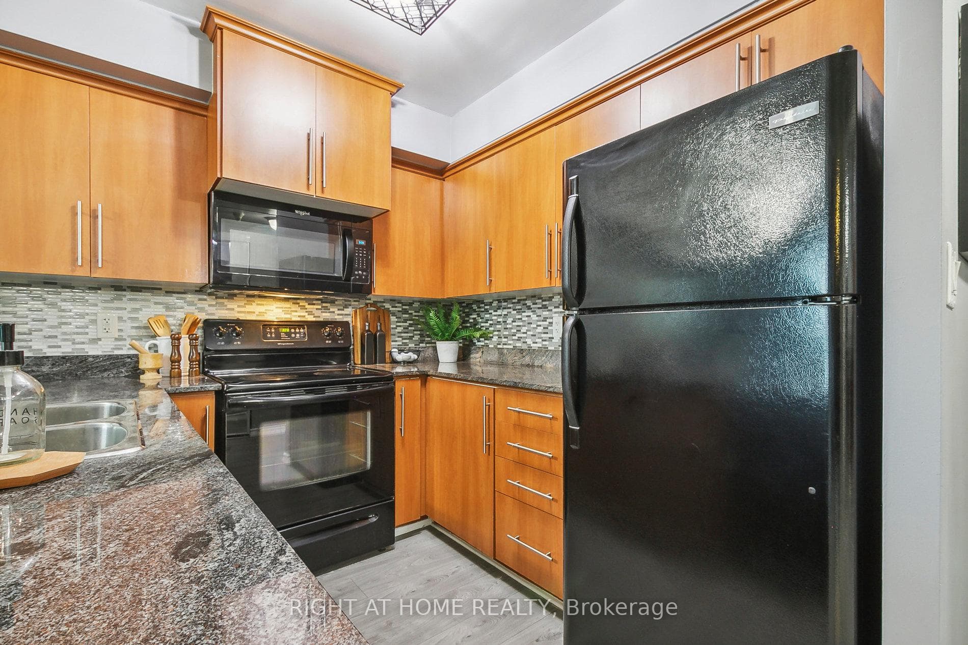 8 Rosebank Drive Unit 17K photo 12