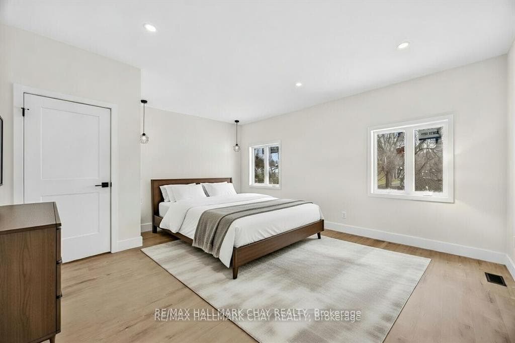 30 rose Avenue photo 6