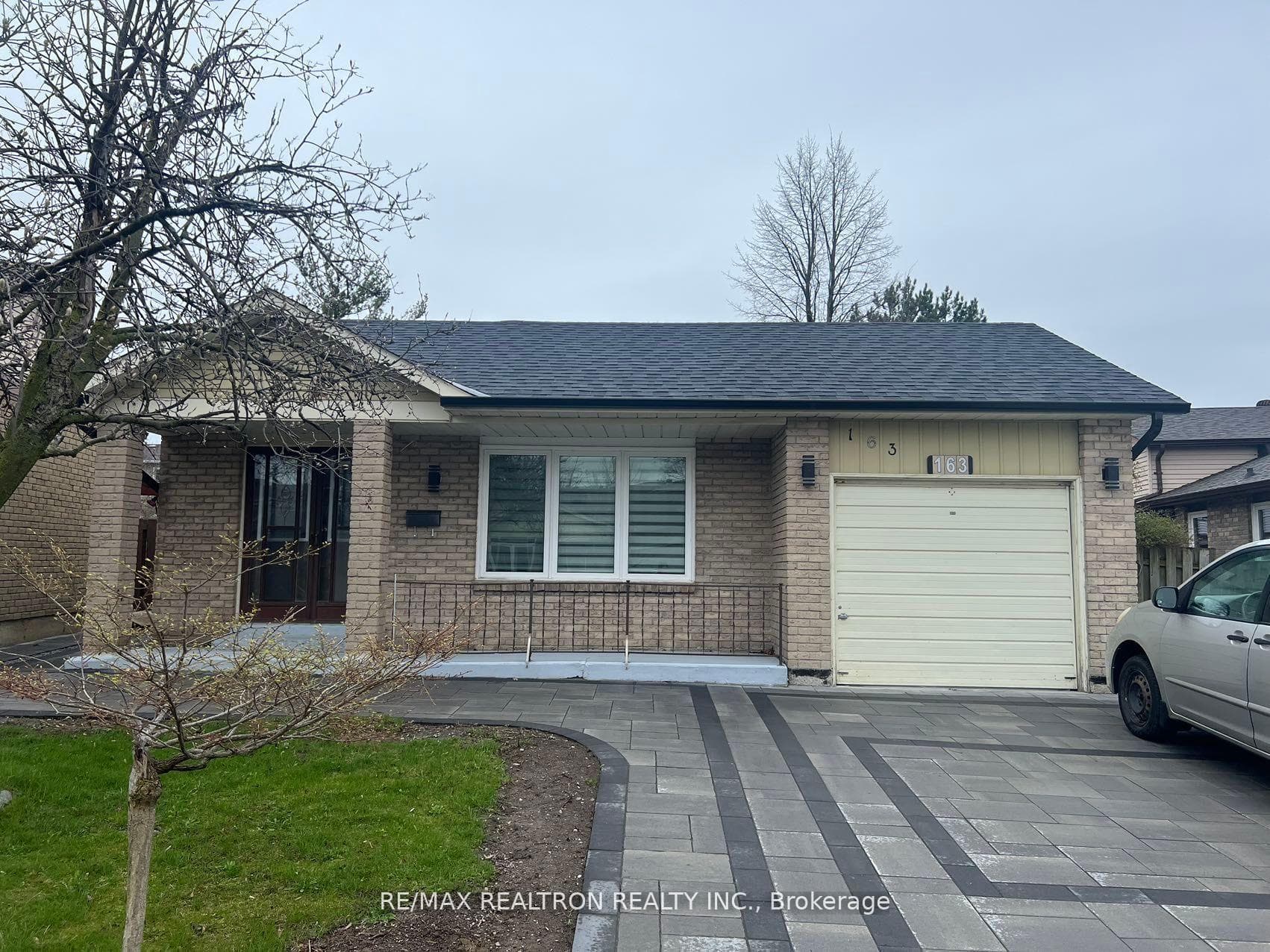 163 Ingleton Boulevard Unit Upper photo 1