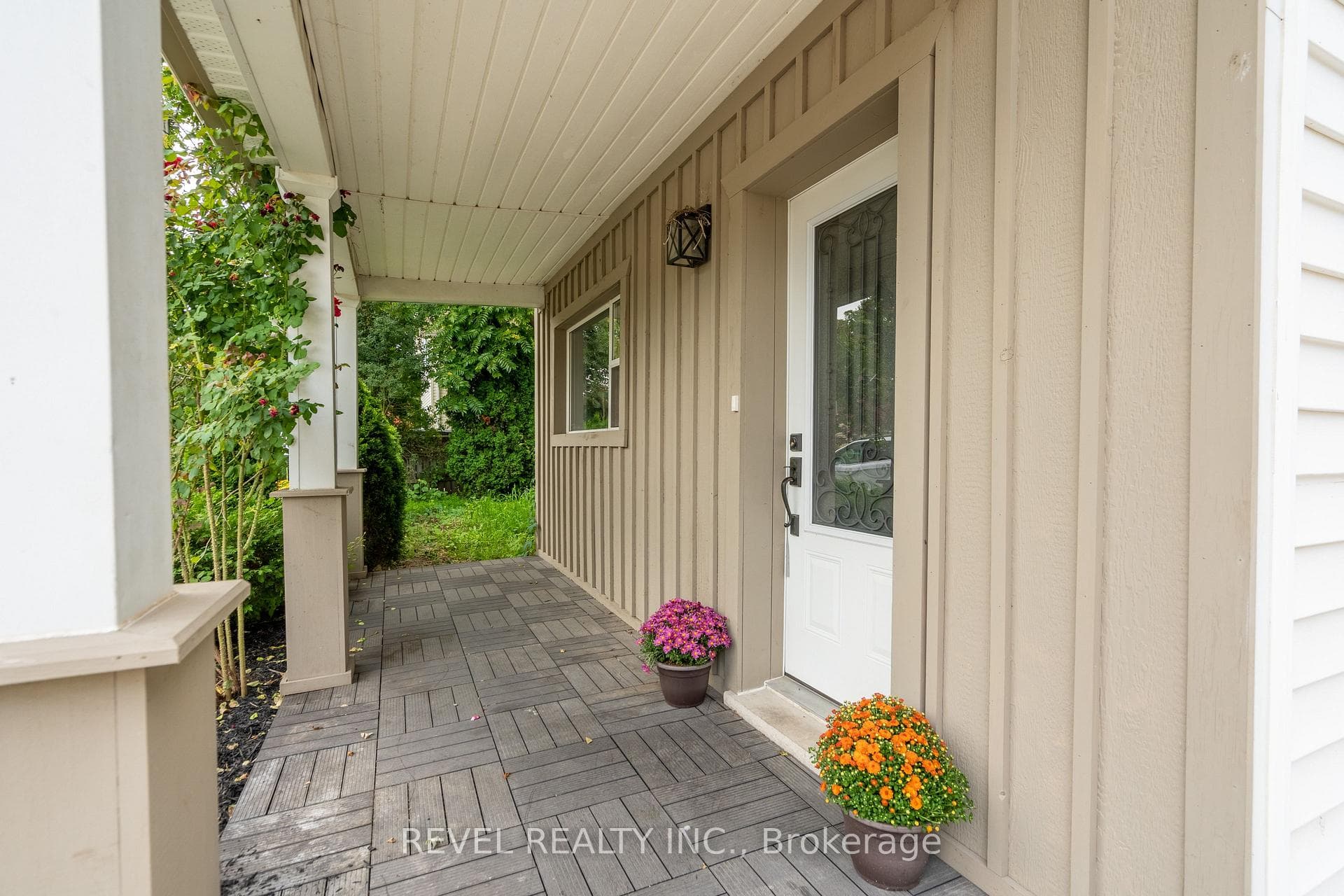 646 Bowan Street photo 5