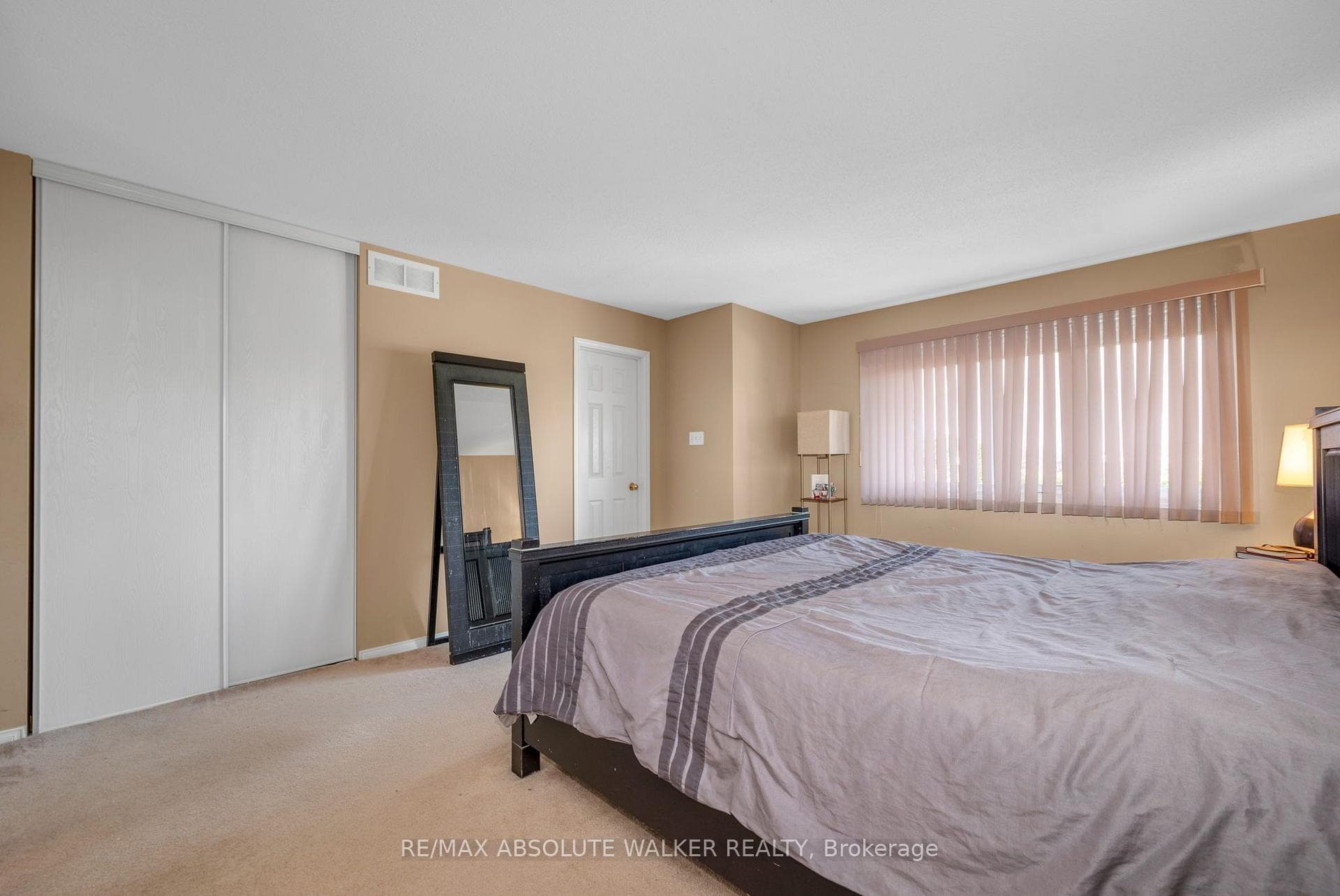 1104 Candlewood Street photo 17