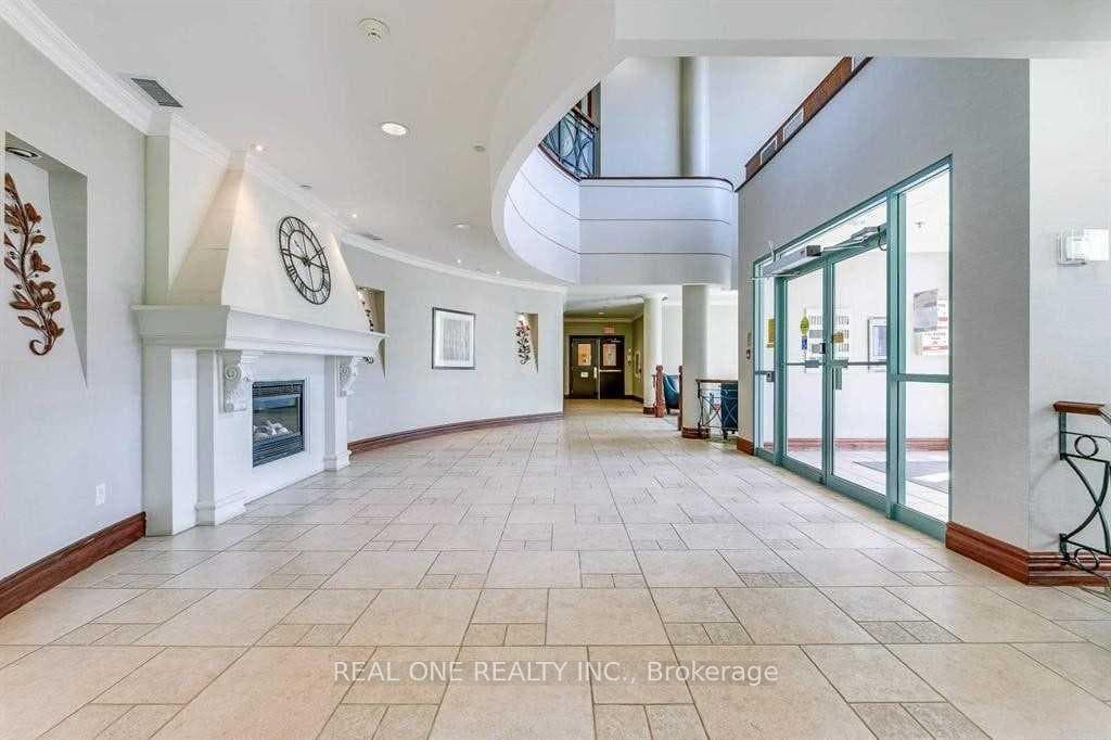 2565 Erin Centre Boulevard Unit 1403 photo 3
