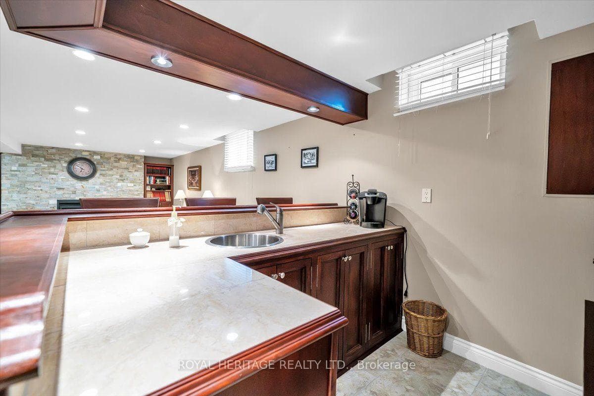 15 Cadby Road photo 36