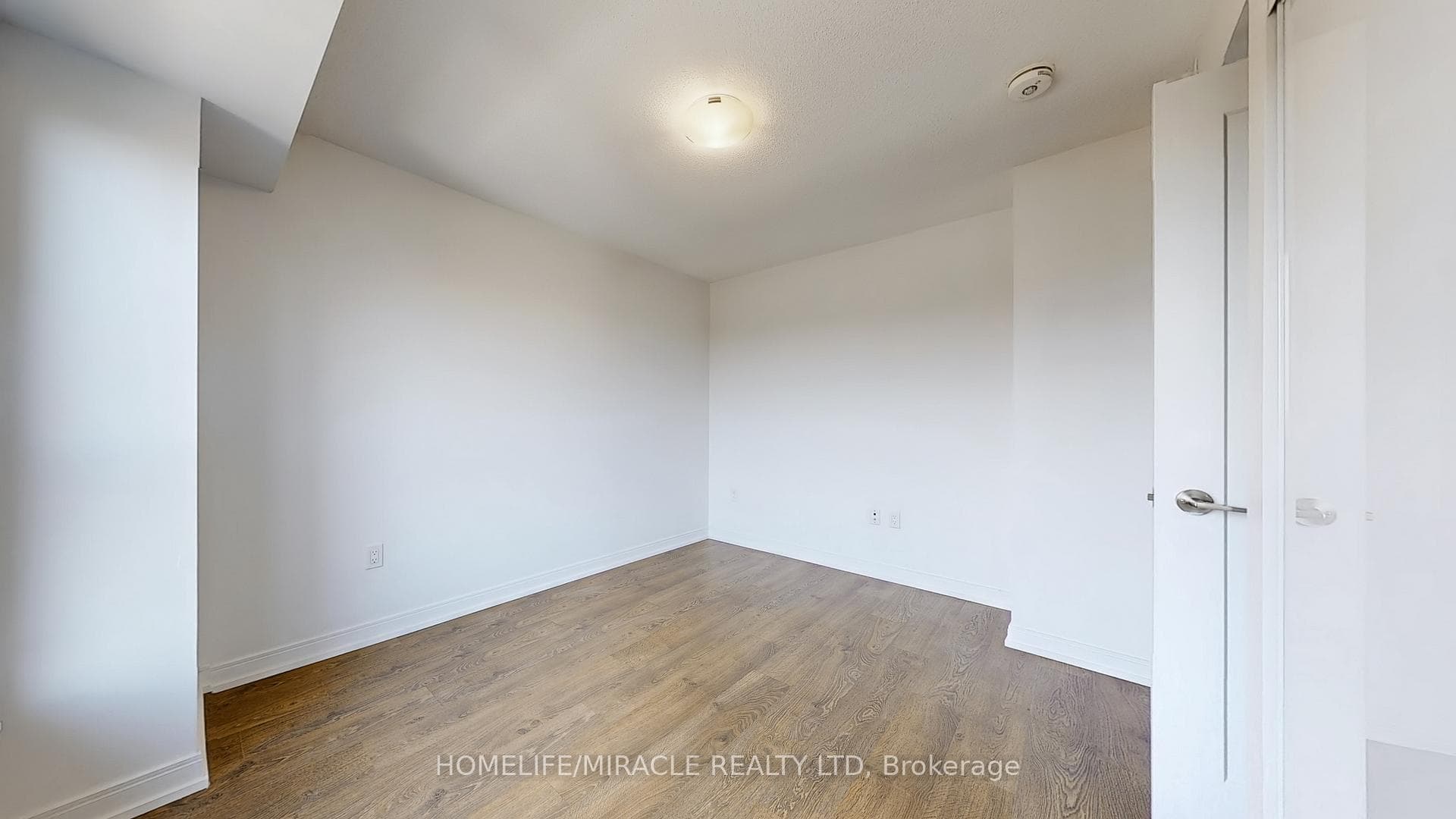 275 Village Green Square Unit 718 photo 20