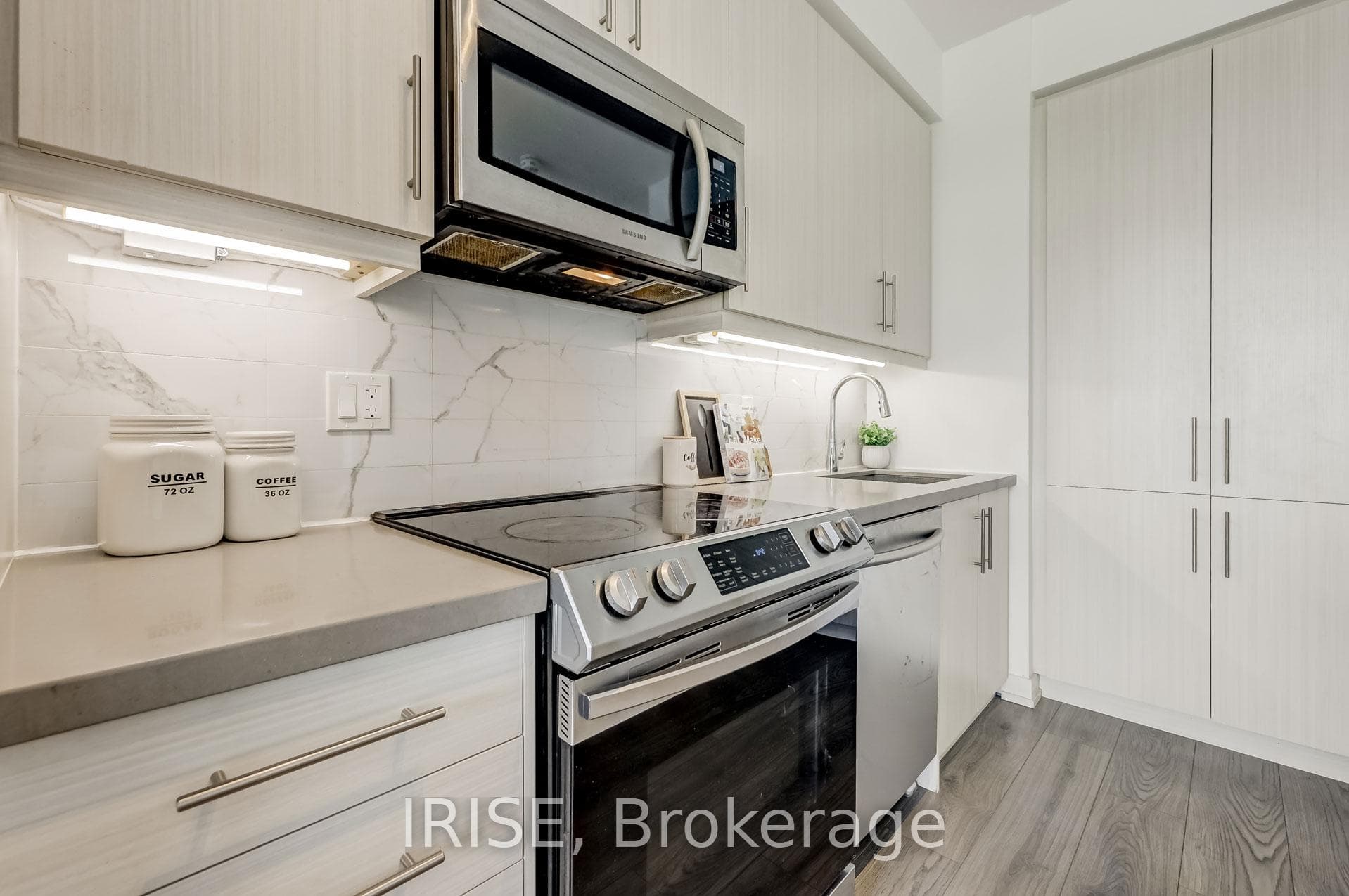 75 Oneida Crescent Unit 305 photo 16