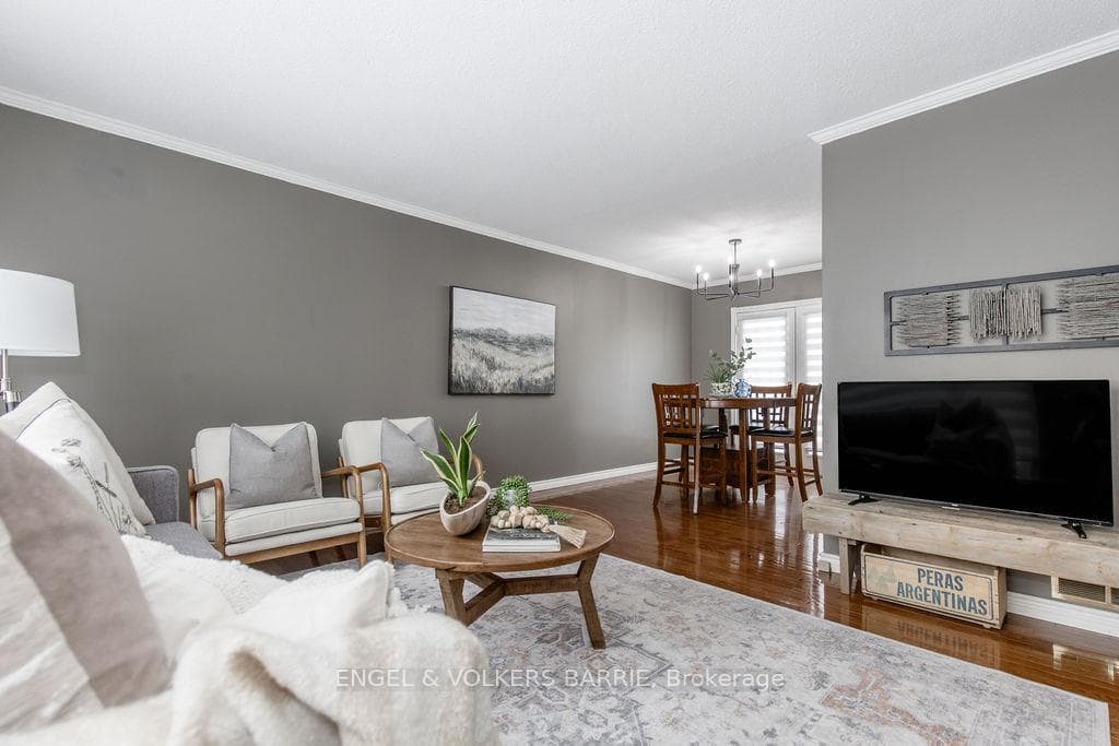 644 Algonquin Drive photo 3