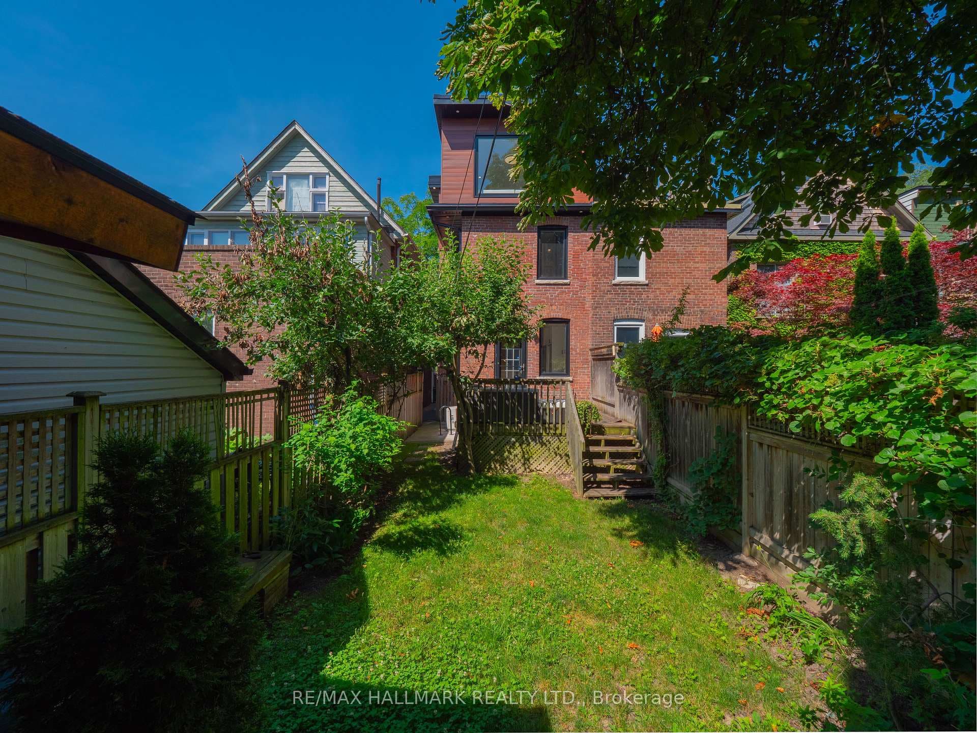 65 Hampton Avenue photo 49