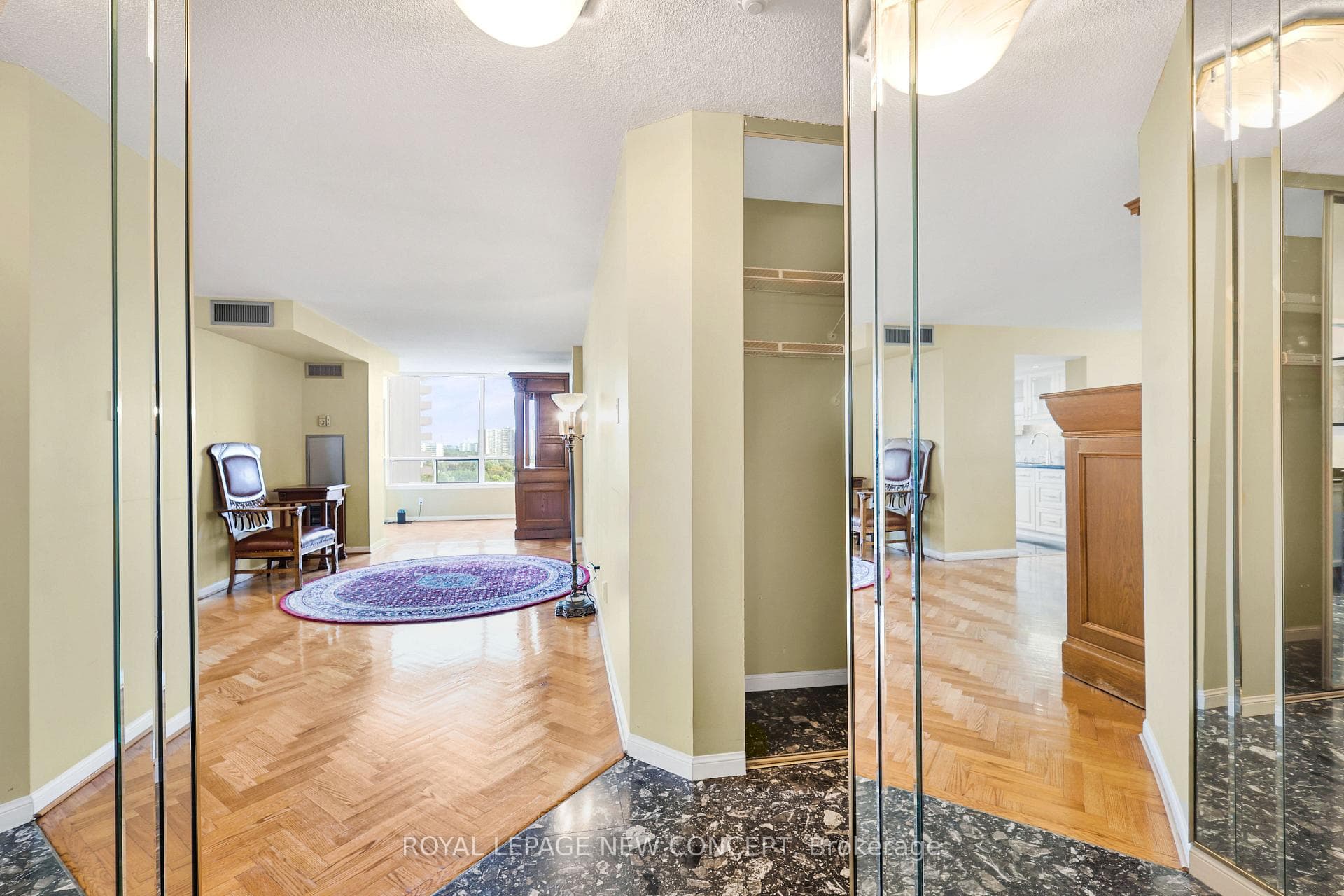 1121 Steeles Avenue Unit 912 photo 5