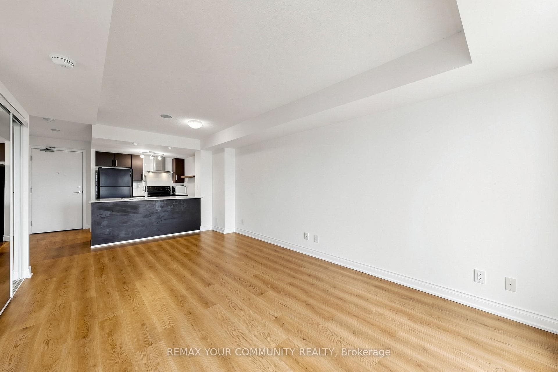 190 Borough Drive Unit 1909 photo 8
