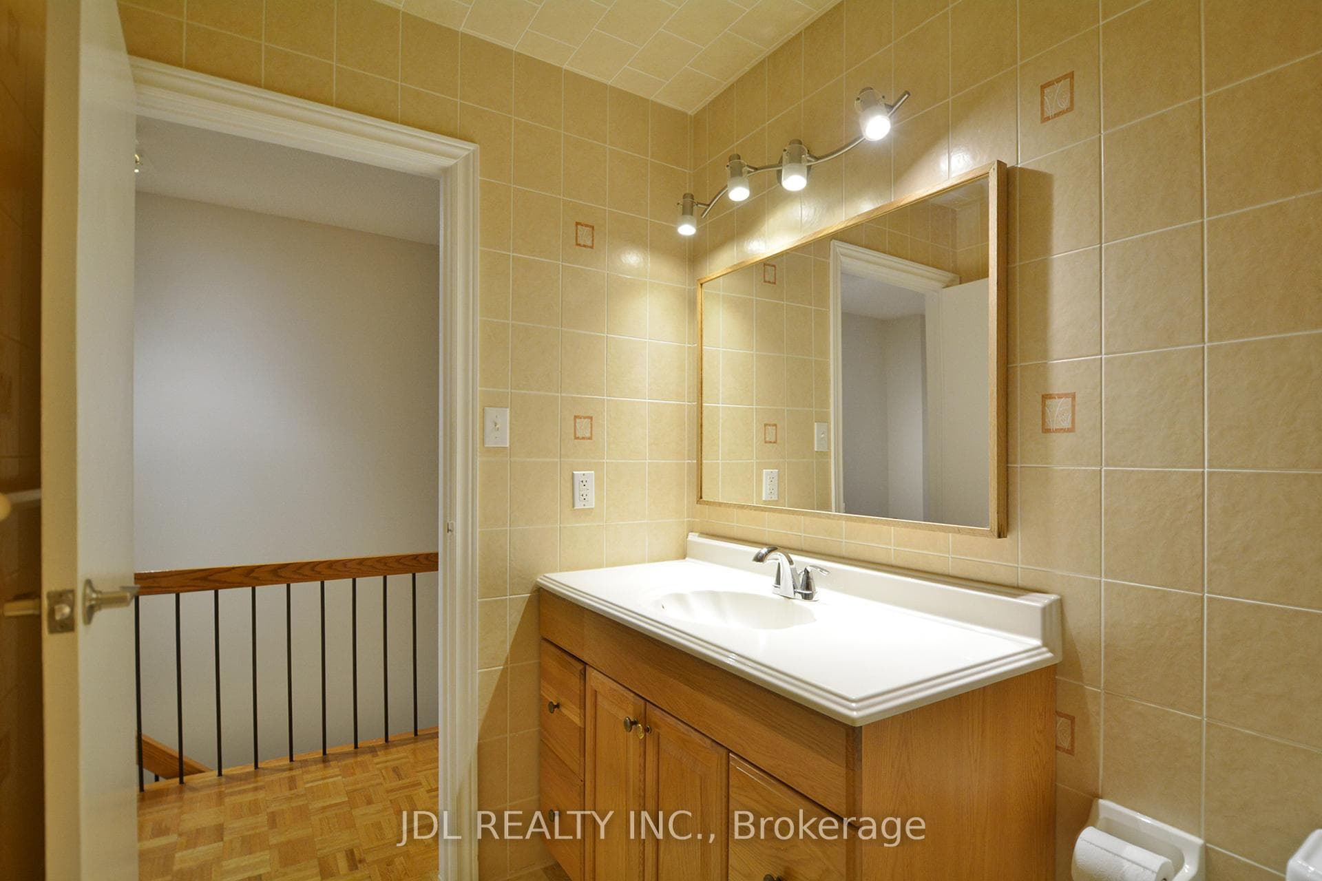 1550 Grosvenor Street Unit 21 photo 22