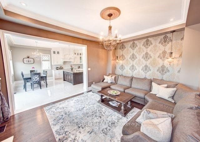 91 Muret Crescent photo 19