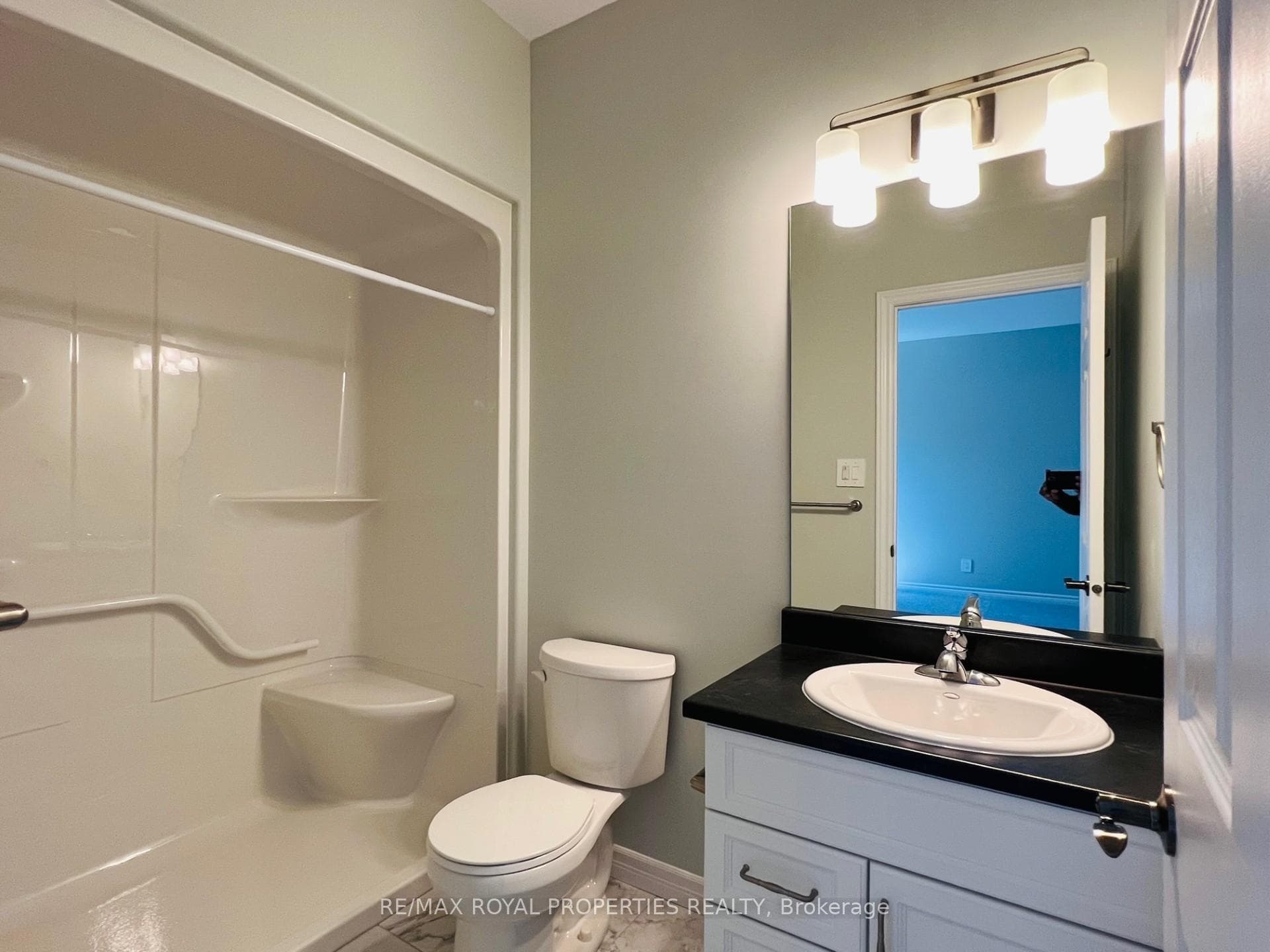 20 Athabaska Drive photo 7