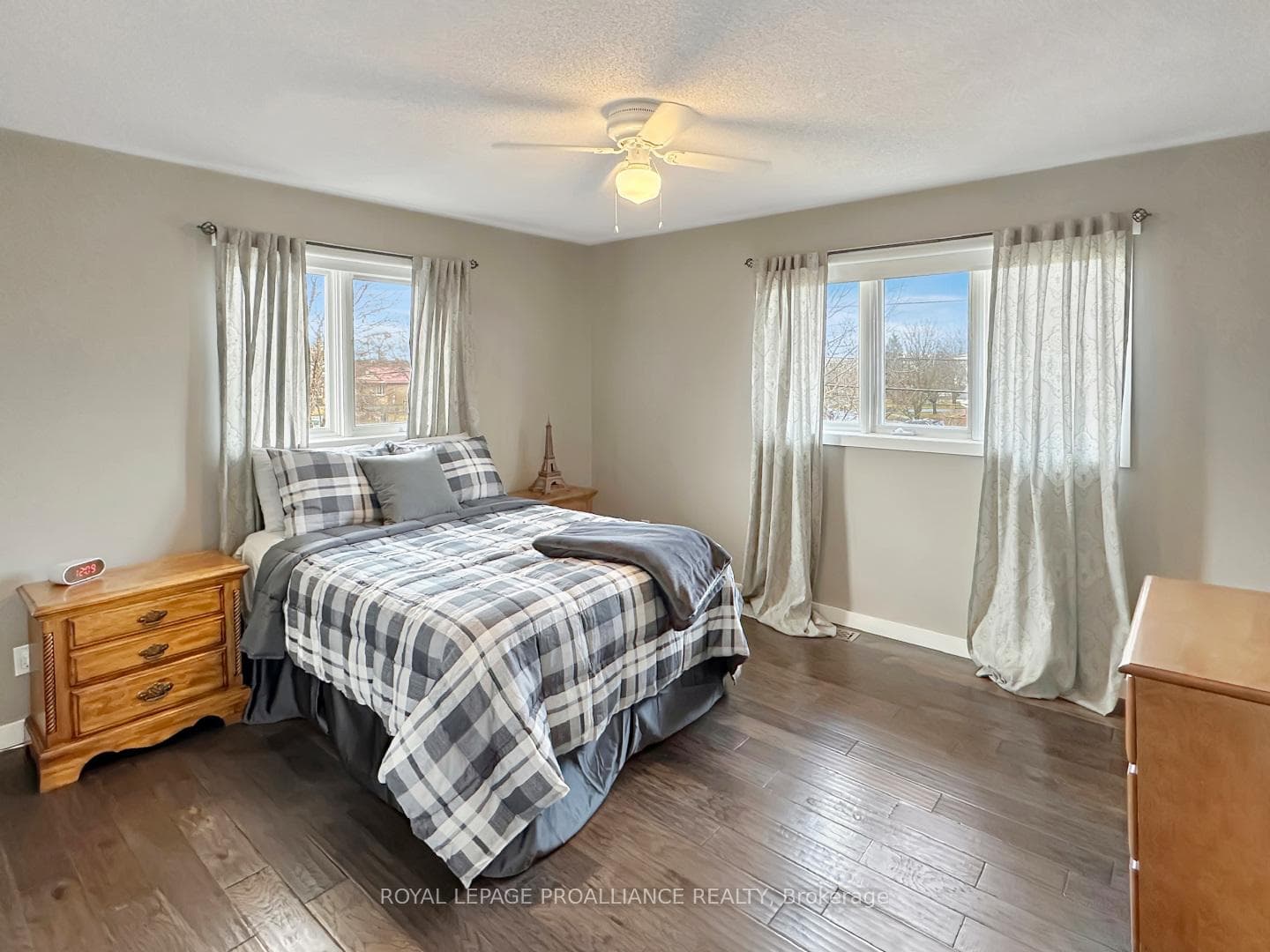 2 Thompson Court photo 28