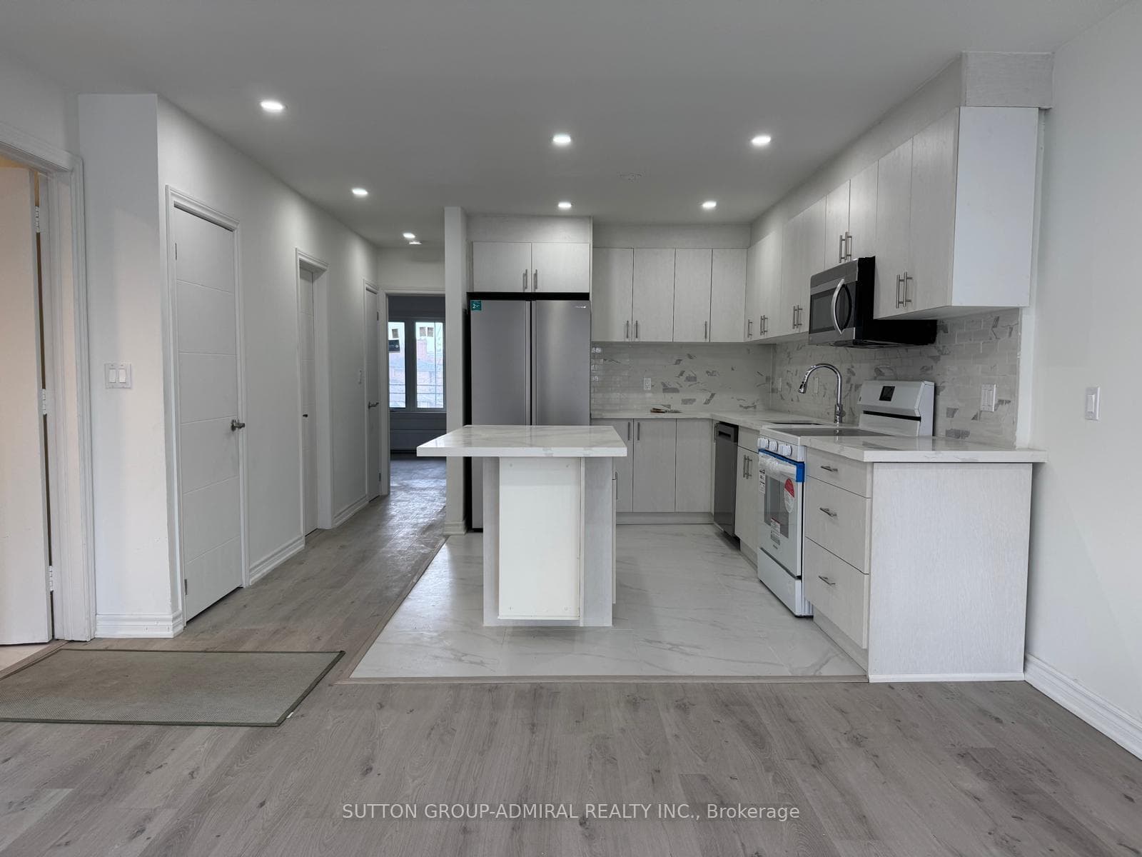 2986A Dufferin Street Unit Upper photo 4