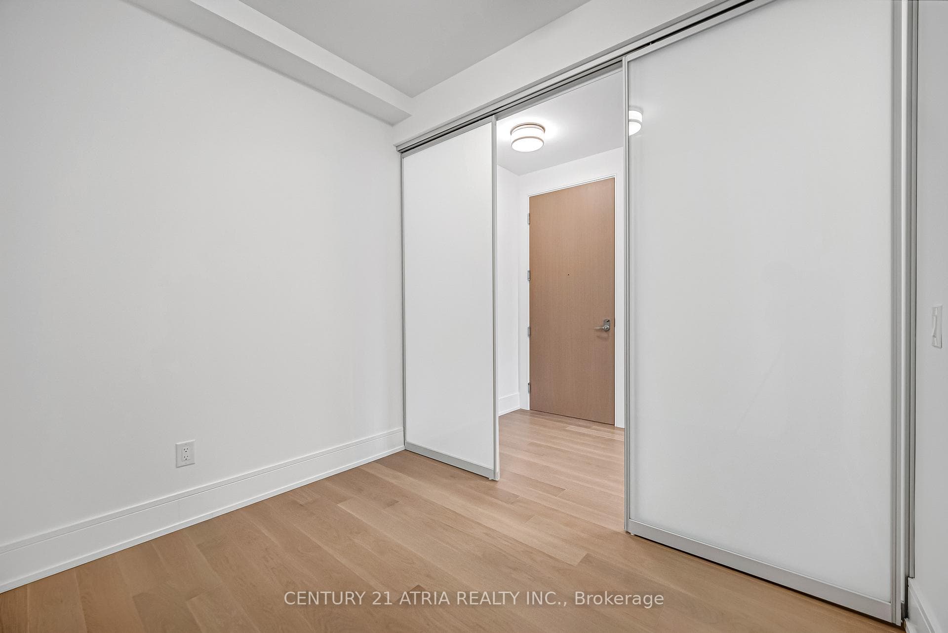 397 Royal Orchard Boulevard Unit 806 photo 5
