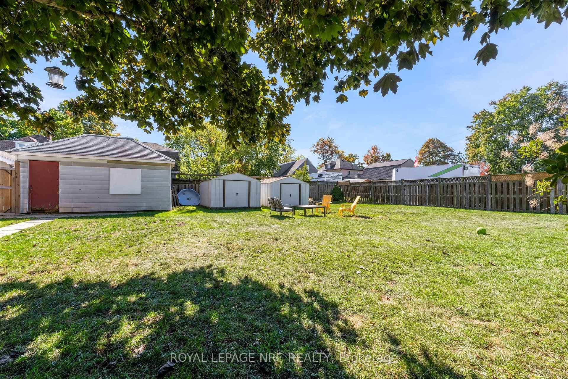 636 Elm Street photo 26