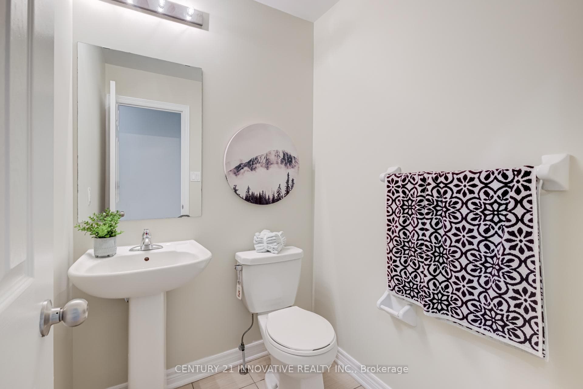 875 Transom Crescent photo 13