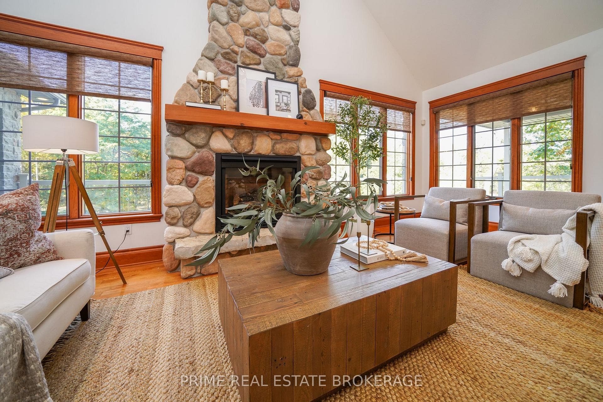 10109 Jennison Crescent photo 16