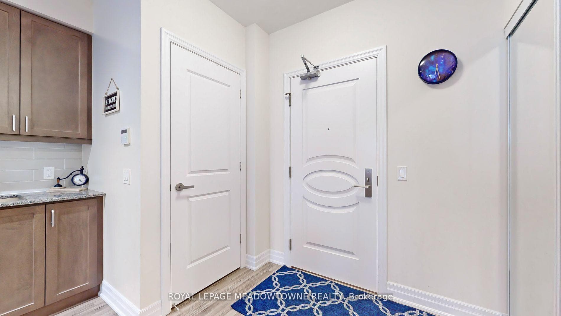 9085 Jane Street Unit 208 photo 7