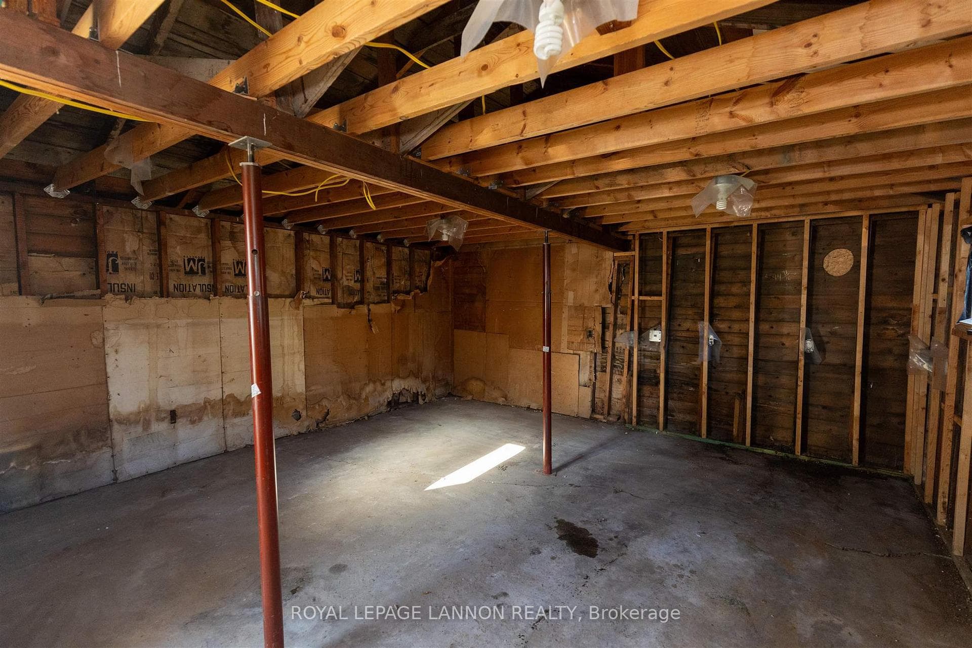 254 Egan Street photo 18