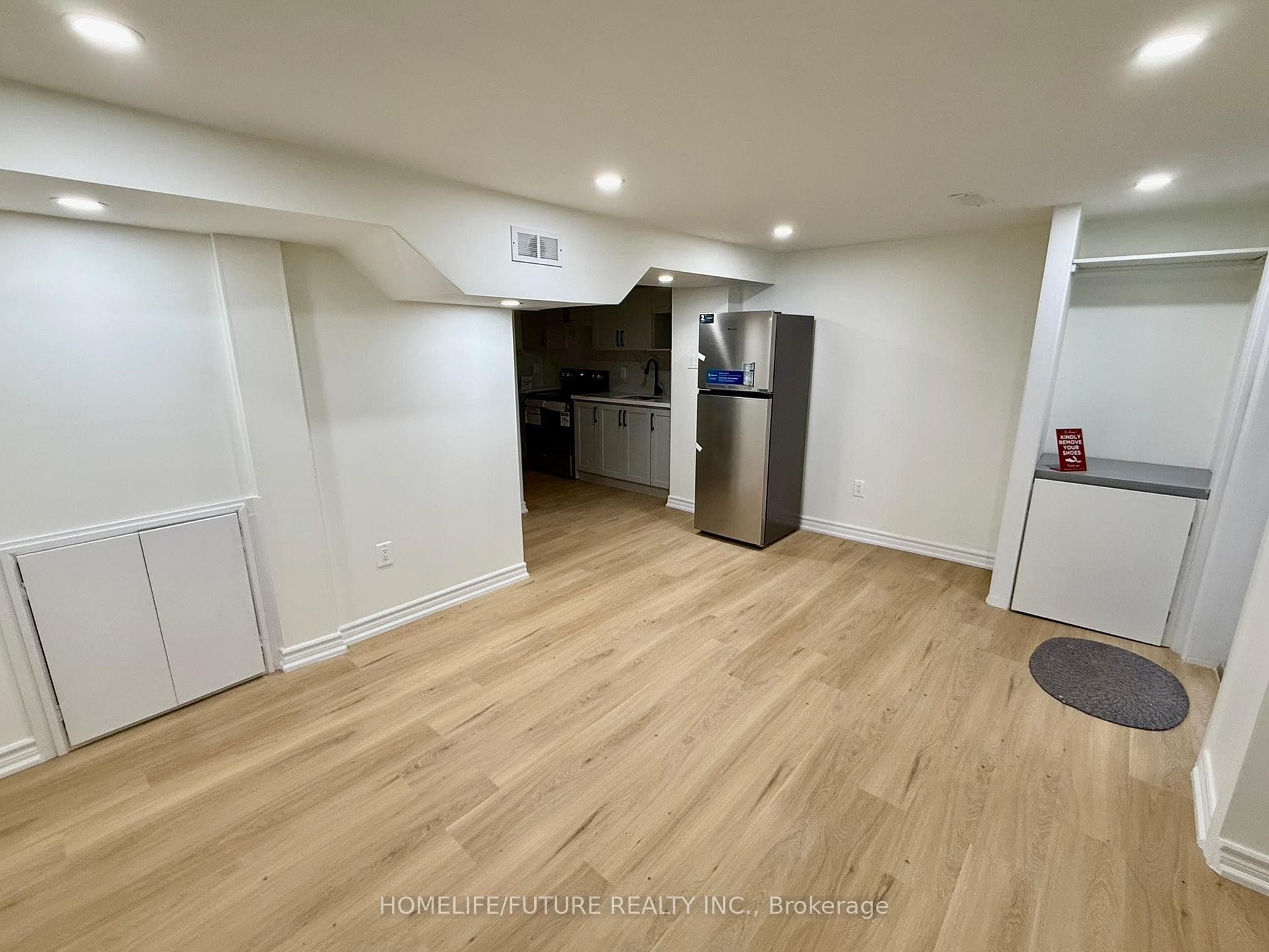 86 Robinson Crescent photo 39