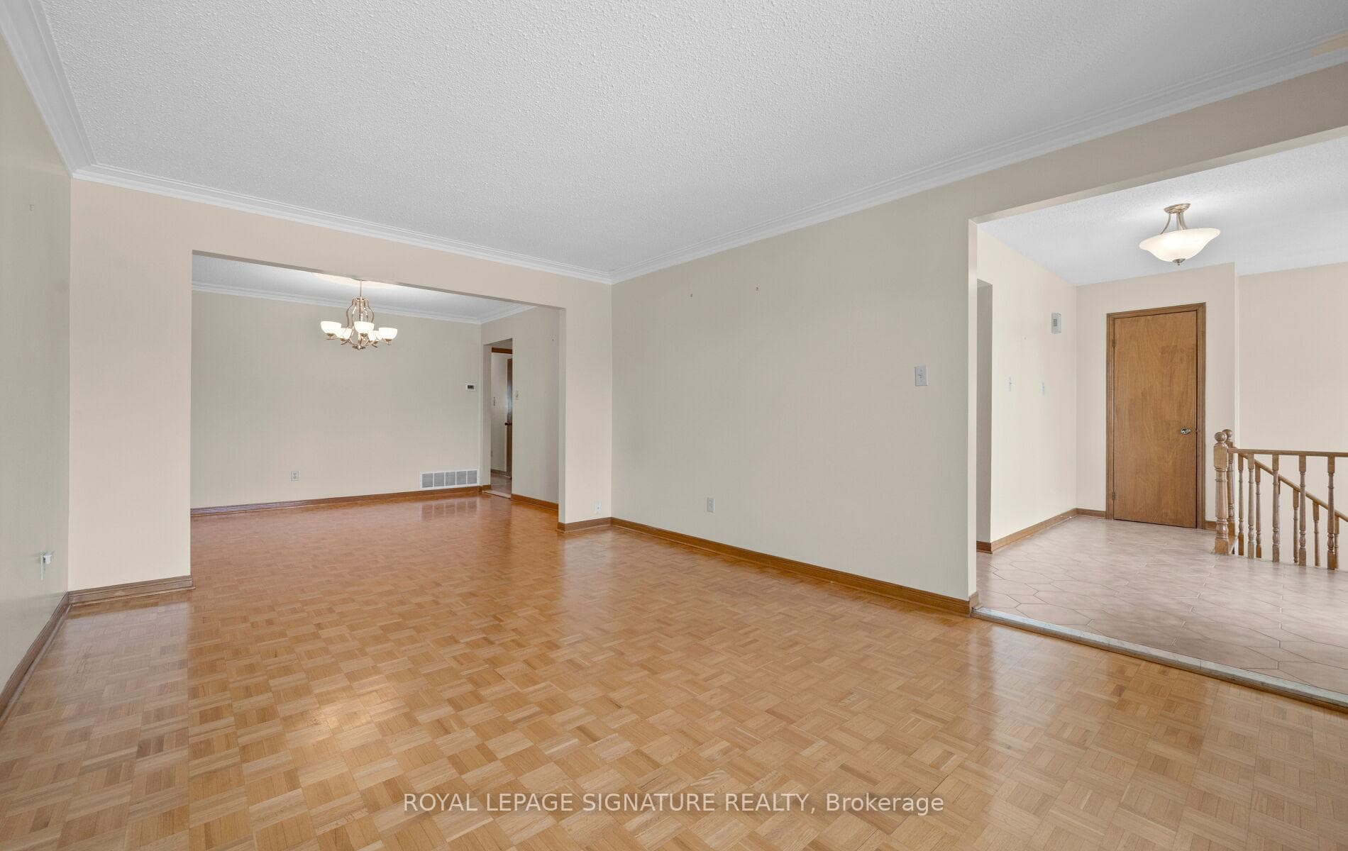 5 Acacia Avenue photo 7