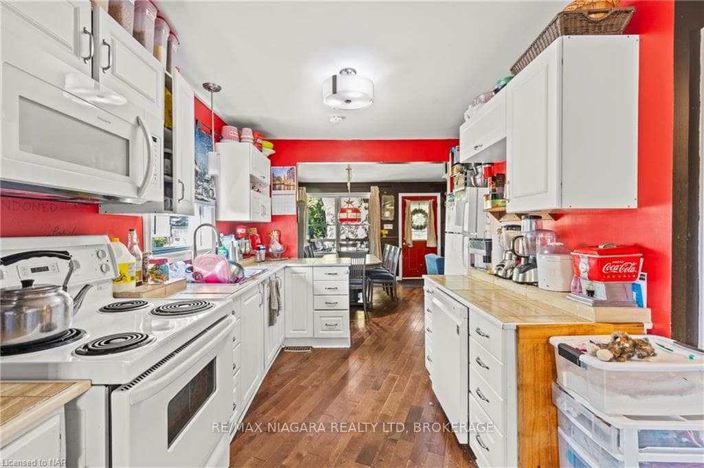 29 LONGFELLOW Avenue photo 11