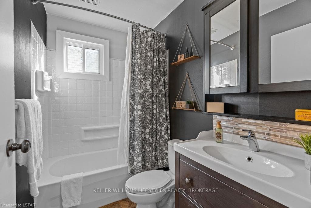 182 ELIZABETH Street photo 14