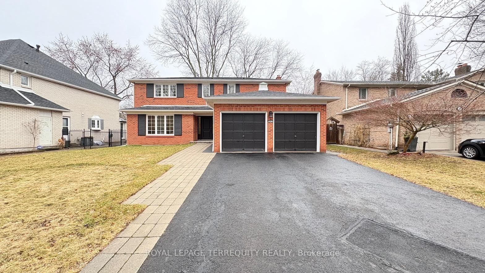 4-Car Driveway